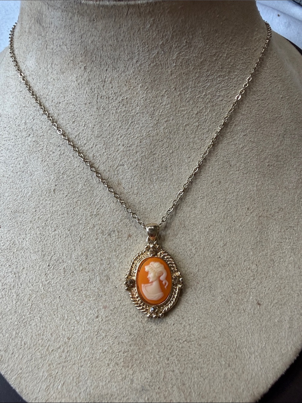 Vintage Orange Cameo Pendant Necklace!